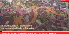 Indonesia, inondazioni su isola di Sumatra: oltre 170 morti