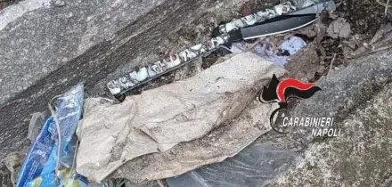 Napoli, 14enne accoltellato nel bagno a scuola: denunciati due minori