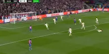 'Flipper' impazzito in area: l'incredibile autogol Shakhtar