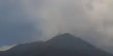 Etna, eruzione con colata lavica a quota 3mila metri