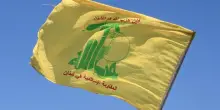Milano, bandiera di Hezbollah al corteo del 25 aprile: 34enne indagata