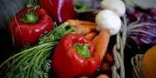 Inflazione, aumenta il prezzo dei cibi freschi: i motivi
