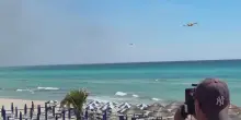 Incendio sul litorale di Ugento, evacuati oltre 500 turisti