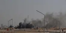 Raid Usa sull'Iran, Teheran attacca basi in Kuwait e Bahrein. LIVE