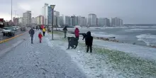 Argentina, ondata di freddo polare: neve a Buenos Aires e su spiagge