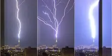 Arabia Saudita, fulmine colpisce torre dell'orologio della Mecca VIDEO