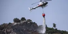 Sardegna, Incendio a Villasimius: distrutti 100 ettari di bosco. VIDEO