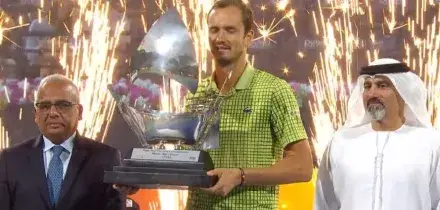 Griekspoor si ritira, Medvedev vince a Dubai senza giocare