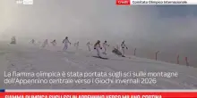 Fiamma olimpica sugli sci in Appennino verso Milano-Cortina