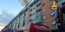 Milano, incendio in un palazzo: morti due anziani coniugi