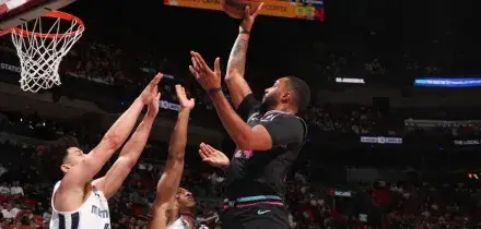 Norman Powell danza in area come Michael Jordan: il meglio della notte