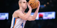 Topic torna in campo dopo la battaglia con il cancro: OKC lo accoglie con un'ovazione