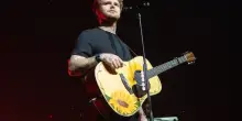 Alex Warren annuncia il nuovo album Wildchild