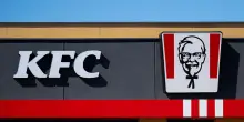 Tatuarsi logo Kfc per pollo gratis a vita: l'iniziativa al Modena Nerd