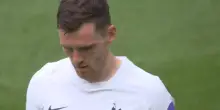 Che ingenuit&agrave; di Robertson: evita l'angolo ma manda in gol l'Aston Villa