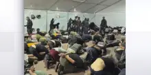 Ben Gvir deride attivisti Flotilla bendati e ammanettati. VIDEO