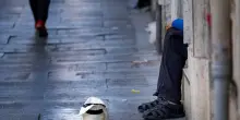 Povert&agrave; in Italia, rischio resta pi&ugrave; alto rispetto a media Ue: i dati