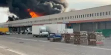 Incendio deposito materiale plastico all'Interporto di Nola