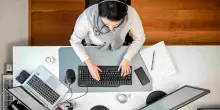 Lavoro, 42% degli italiani afferma di sentirsi sostituibile dall'AI