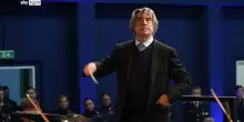 Riccardo Muti nel carcere di Opera con strumenti del mare