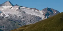 Tragedia in Tirolo, precipita dall'Olperer per 80 metri e muore