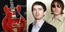 Oasis, venduta all'asta chitarra che aveva causato la fine della band