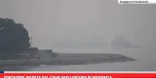 Singapore avvolta dal fumo degli incendi in Indonesia