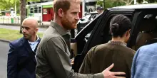 Harry e Meghan contro i paparazzi a scuola dei figli: &ldquo;Irresponsabili&rdquo;