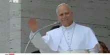 Papa a La Sapienza, saluto a studenti; reax del premier-time