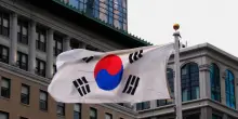 Marinaio disperso, la Corea del Sud chiede aiuto al Nord... con un sms
