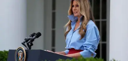 Melania Trump torna in pubblico: 'Ho sentito che vi sono mancata'