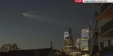 Filadelfia, razzo SpaceX Falcon 9 ilumina lo skyline