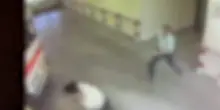 Spari contro un fuggitivo al Pronto soccorso di Prato: le immagini