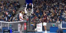 Zverev-Djokovic, confronto con l'arbitro dopo un punto