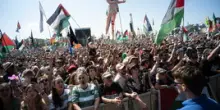 Glastonbury travolge la Bbc. Sapeva dei cori “morte a Israele”