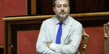 L'aumento dei pedaggi autostradali diventa un caso nella maggioranza. Salvini: "Ritirare l'emendamento"