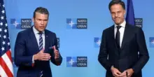 Hegseth cambia tono con gli alleati della Nato ma richiama all’ordine i tirchi sulle armi a Kyiv