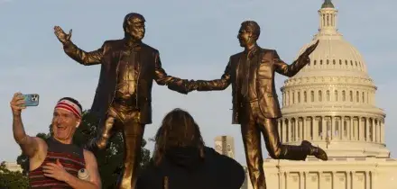 I messaggi globali di Epstein ora fanno sbadigliare i Maga