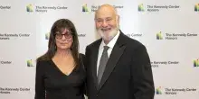 Il regista Rob Reiner e sua moglie sono stati uccisi nella loro casa a Los Angeles