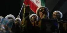 L'Iran colpisce con droni l'ambasciata americana a Riad. Chiusa quella in Kuwait
