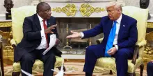 Trump fulmina il presidente sudafricano: "Uccidete i bianchi", e mostra il video