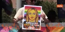 Roma Pride 2025, 'Censurace sto carro', con Trump, Putin, Orban e Meloni con fard e rossetto