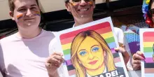 Roma Pride, il cartello sessista di Magi contro Meloni. FdI: solo odio e volgarità