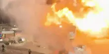 L'incendio poi la devastante esplosione. Il video choc che mostra tutto. Gualtieri: evitata una strage