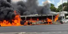 Paura in via Flaminia-Corso Francia, ancora un autobus in fiamme