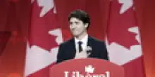 Cena a lume di candela per Trudeau e la cantante: scoppia l'amore?