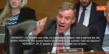 Scontro su dati Covid, il Senatore dem Warner vs Kennedy Jr: Come puoi essere così ignorante?