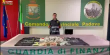 Nascondeva tre chili di eroina in casa, un arresto a Padova
