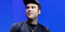 “Istigazione all'odio razziale”. Fedez denunciato per la canzone della vergogna su Sinner