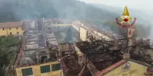 In fiamme il monastero della Bernaga nel Lecchese, le immagini